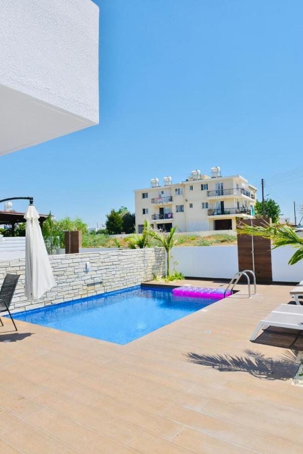 Melanos Residence 2 Bdrm Townhouse With Private Pool Klorakas المظهر الخارجي الصورة